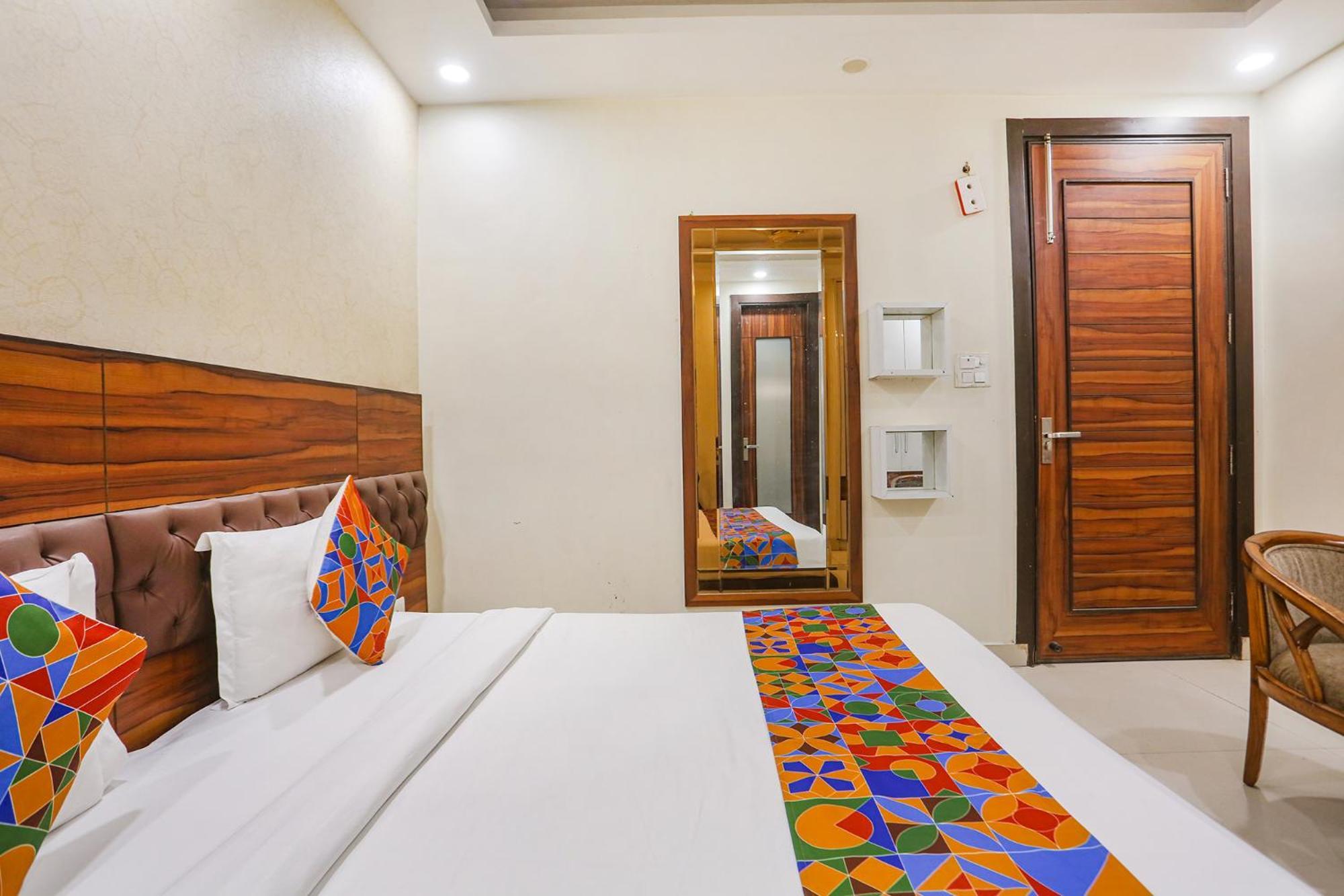Fabhotel Gold Inn Janakpuri Delhi  Exteriör bild