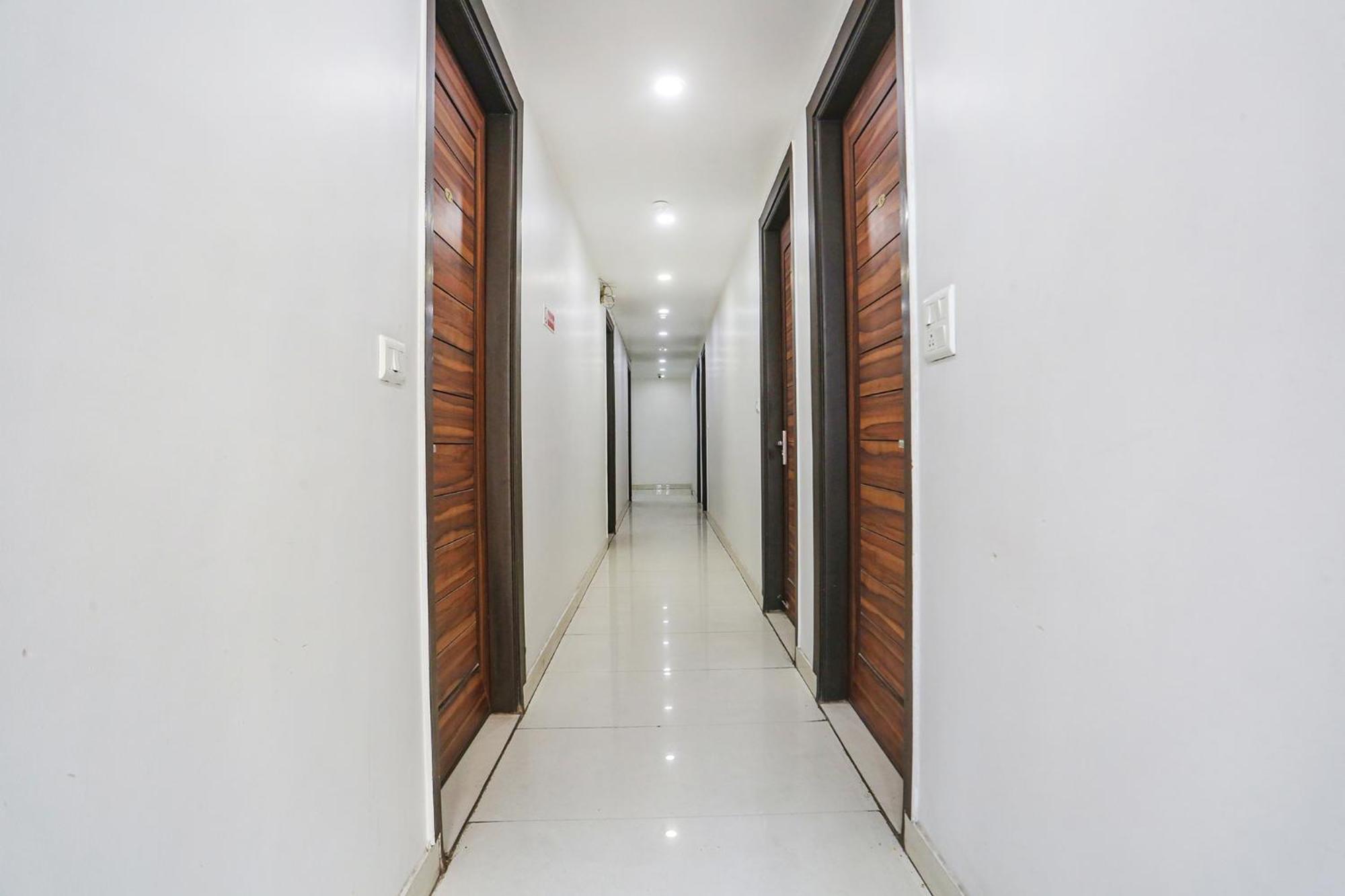 Fabhotel Gold Inn Janakpuri Delhi  Exteriör bild